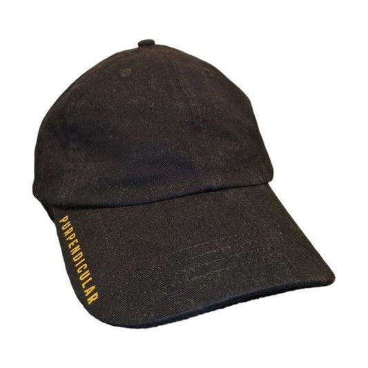 Purpendicular Brand Cap. Sort cap med logo